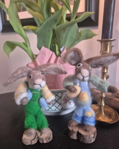 Carousel post from niftygiftynorfolk.