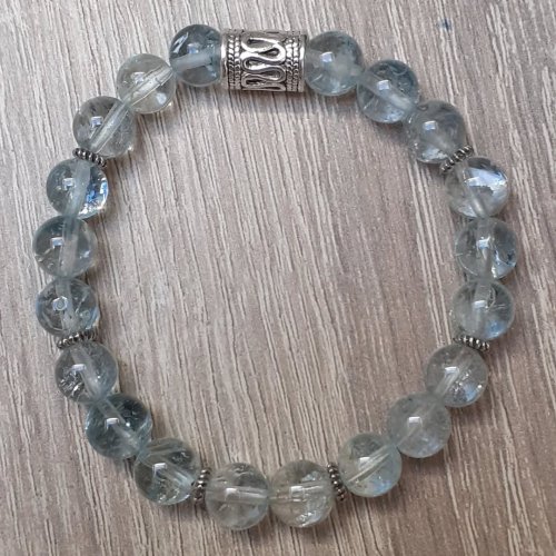 Carousel post from lemondemagiquedescristaux.