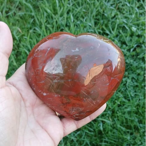 Carousel post from lemondemagiquedescristaux.