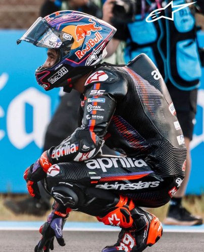 Photo post from motomax.