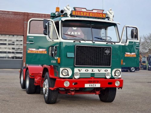 Carousel post from vaexthetrucktraders.