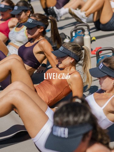 Carousel post from liveoficial.