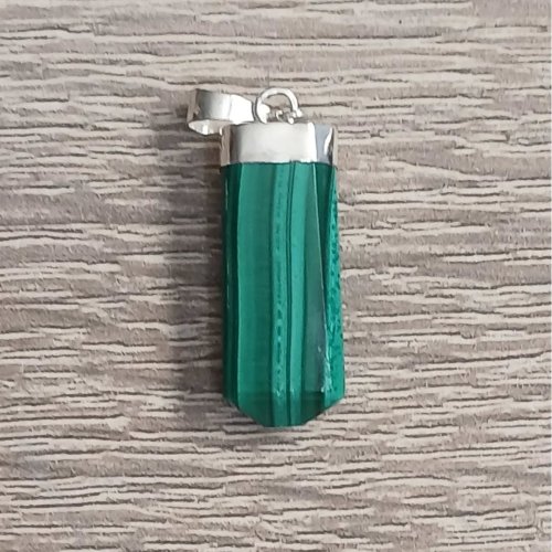 Carousel post from lemondemagiquedescristaux.