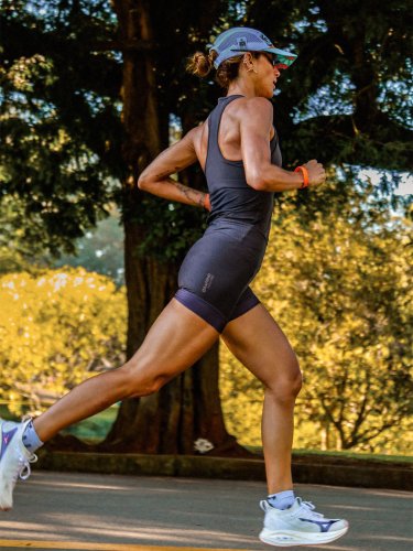 Carousel post from liveoficial.