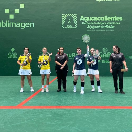 Carousel post from pelotavascachile.