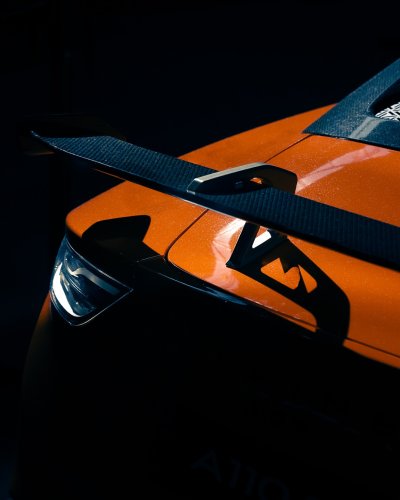 Carousel post from salonautolyon.