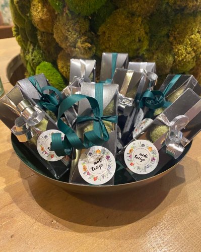 Carousel post from miditreizepontarlier.