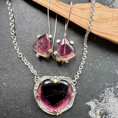 Carousel post from sylviemajerova.