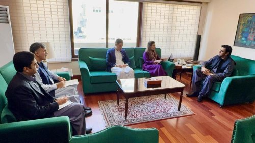 Carousel post from pakfightspolio.