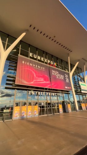 Video post from salonautolyon.