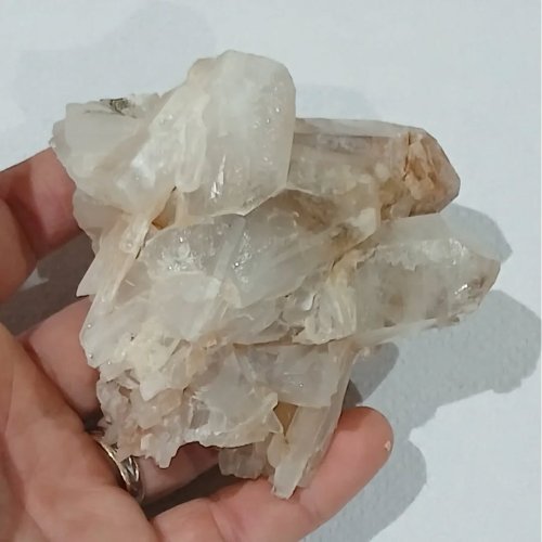 Carousel post from lemondemagiquedescristaux.