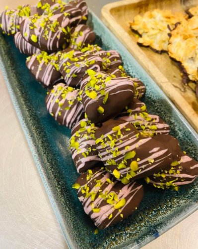 Carousel post from miditreizepontarlier.