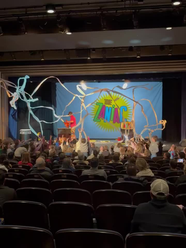 Carousel post from gortoncenterlf.