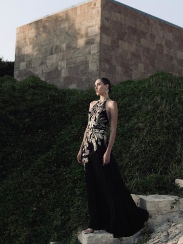 Carousel post from jolibride.