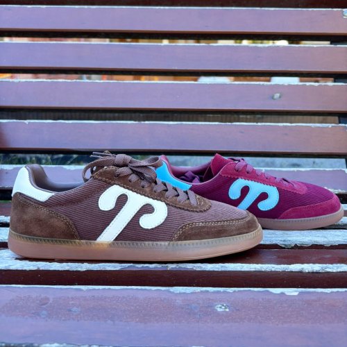 Carousel post from almareafootwear.