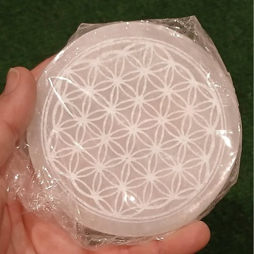 Carousel post from lemondemagiquedescristaux.