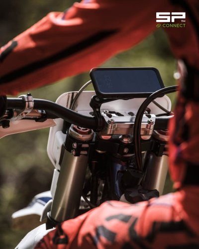 Photo post from motomax.