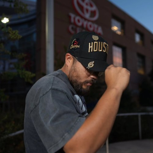 Carousel post from exclusive.fitted.