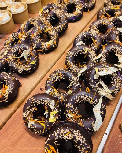 Carousel post from miditreizepontarlier.