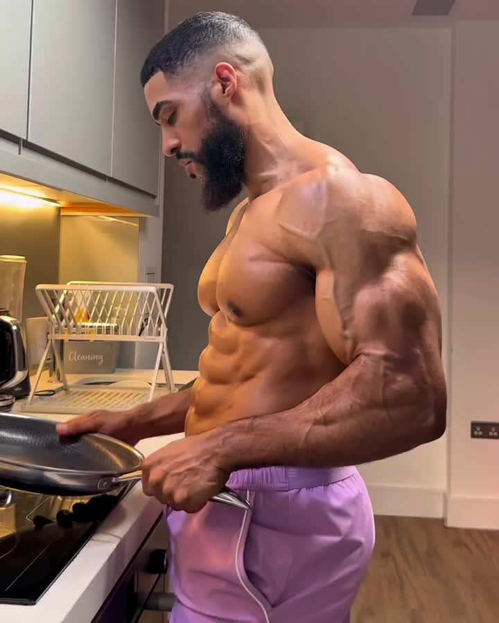 Carousel post from ph_gains.