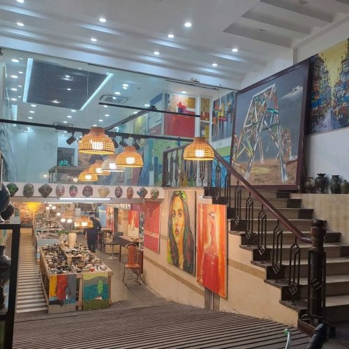 Carousel post from dc.artgallery.