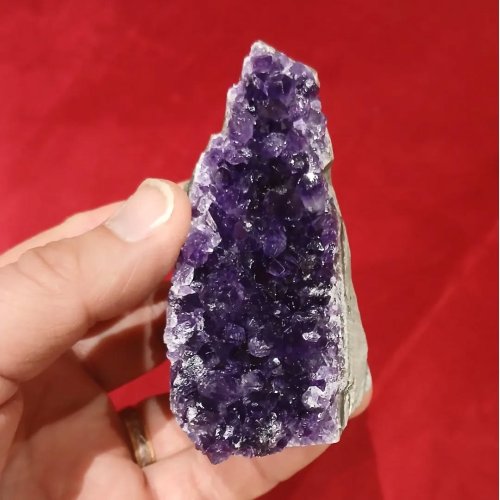 Carousel post from lemondemagiquedescristaux.