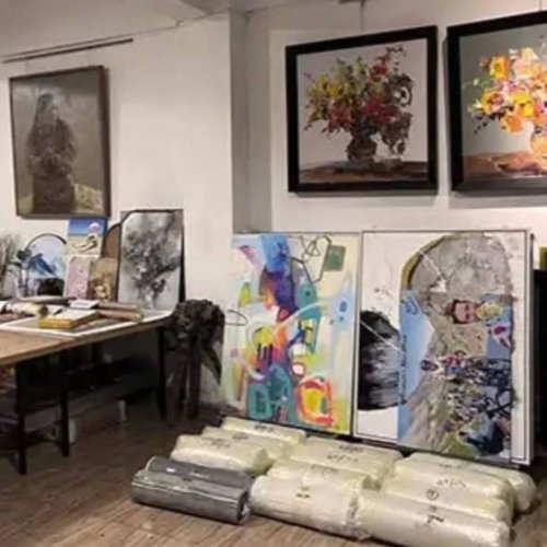 Carousel post from dc.artgallery.