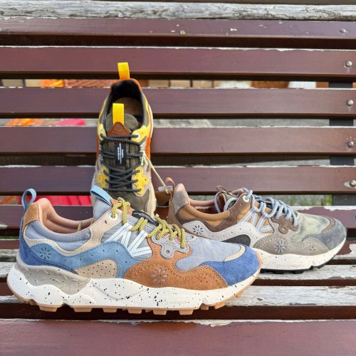 Carousel post from almareafootwear.