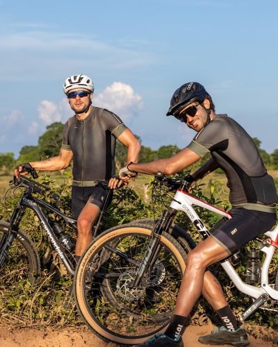 Carousel post from liveoficial.