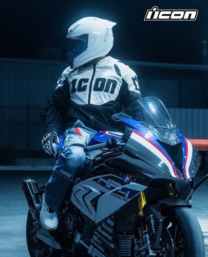 Photo post from motomax.