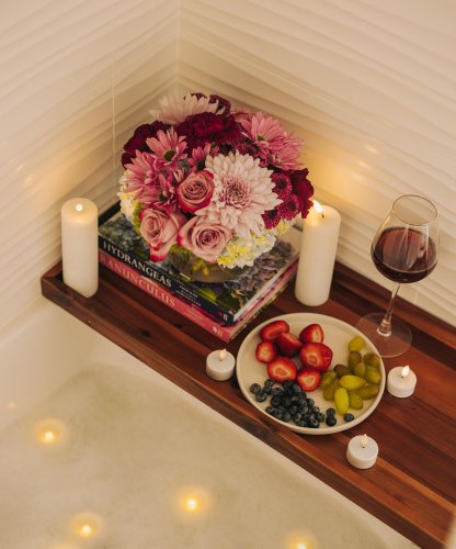 Bountiful Memories Casket Spray - Tampa, FL | Jennie's Flowers