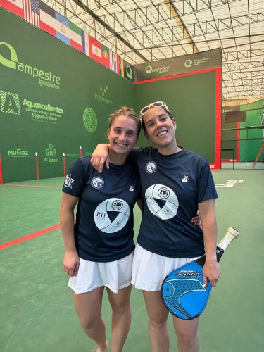 Carousel post from pelotavascachile.