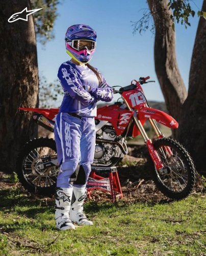 Photo post from motomax.