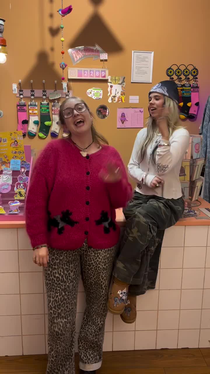 Video post from dotnsquare_vintage.