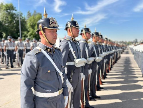 Carousel post from escuelamilitaroficial.