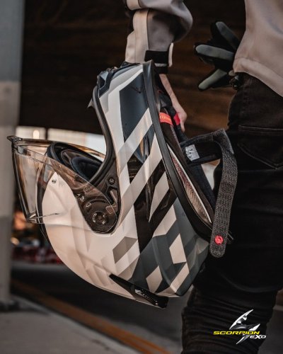 Photo post from motomax.