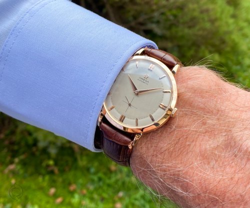 Carousel post from schoenesammleruhren.