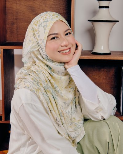 Carousel post from galeriariani.