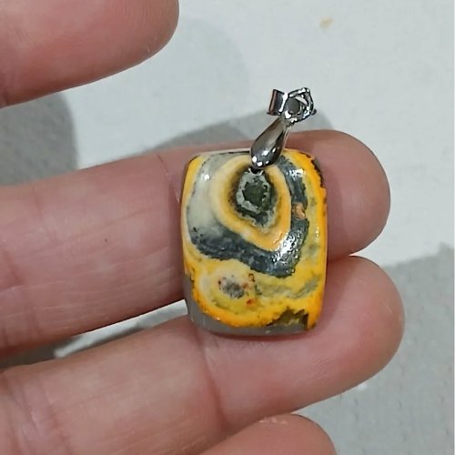 Carousel post from lemondemagiquedescristaux.