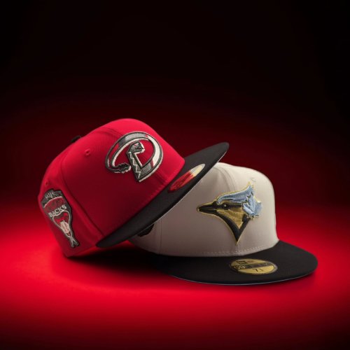 Carousel post from exclusive.fitted.