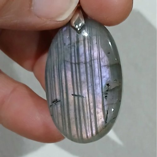 Carousel post from lemondemagiquedescristaux.