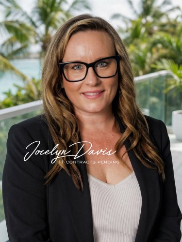 Photo post from djandlindsey.