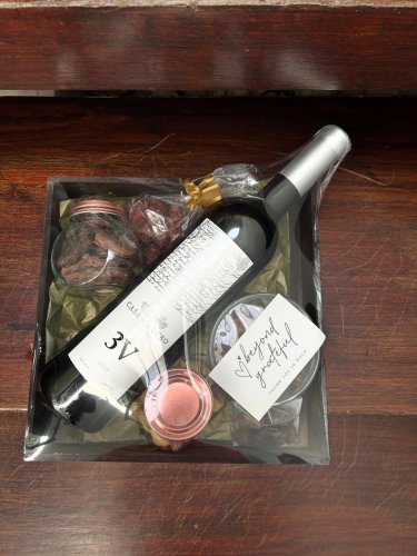 Carousel post from la_gifteria.