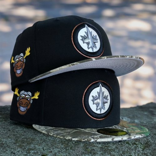 Carousel post from exclusive.fitted.