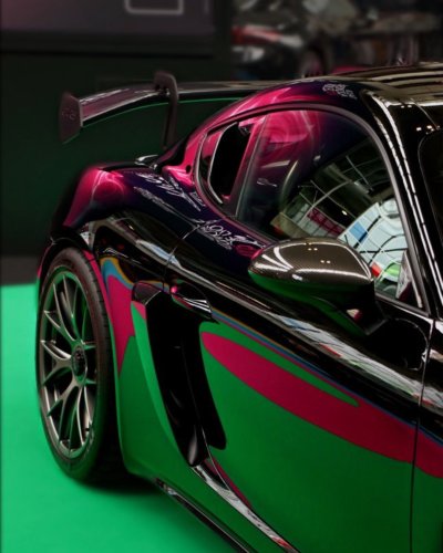 Carousel post from salonautolyon.