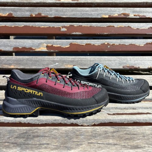 Carousel post from almareafootwear.