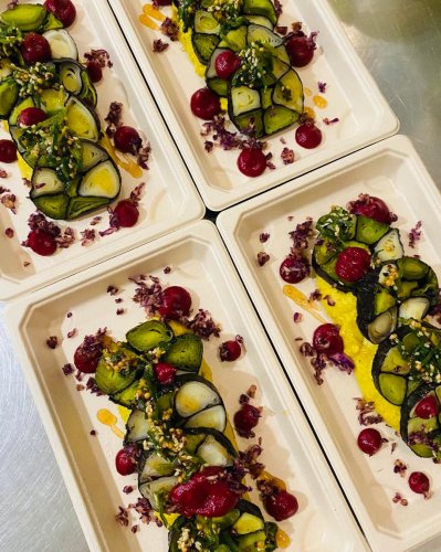 Carousel post from miditreizepontarlier.