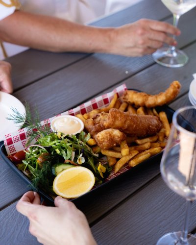 Carousel post from gundogestate.