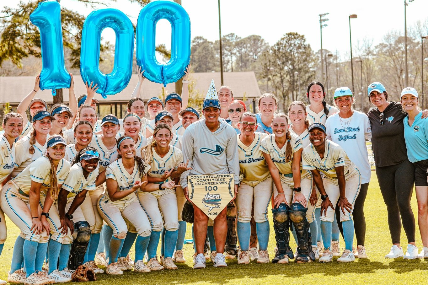 Carousel post from uscbsandsharks.