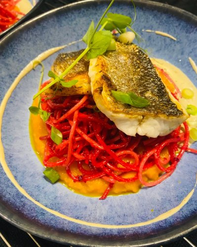 Carousel post from miditreizepontarlier.